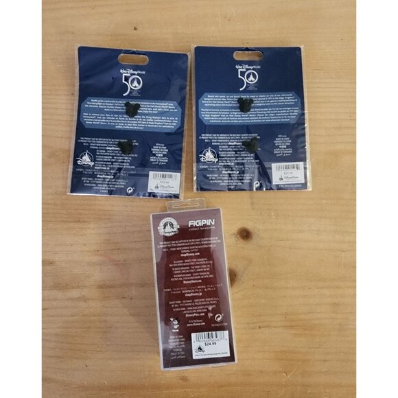 Disney Mickey Mouse The Main Attraction 2 Pin Set  FiGPiN Mickey Mouse Pin - Picture 2 of 8